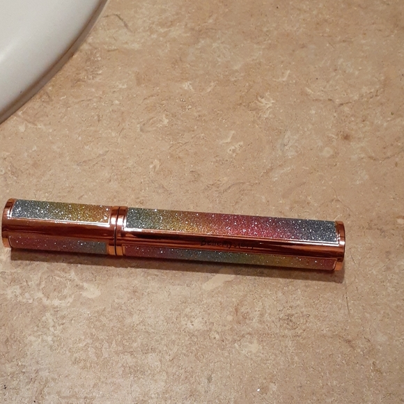 Mascara - Picture 1 of 1